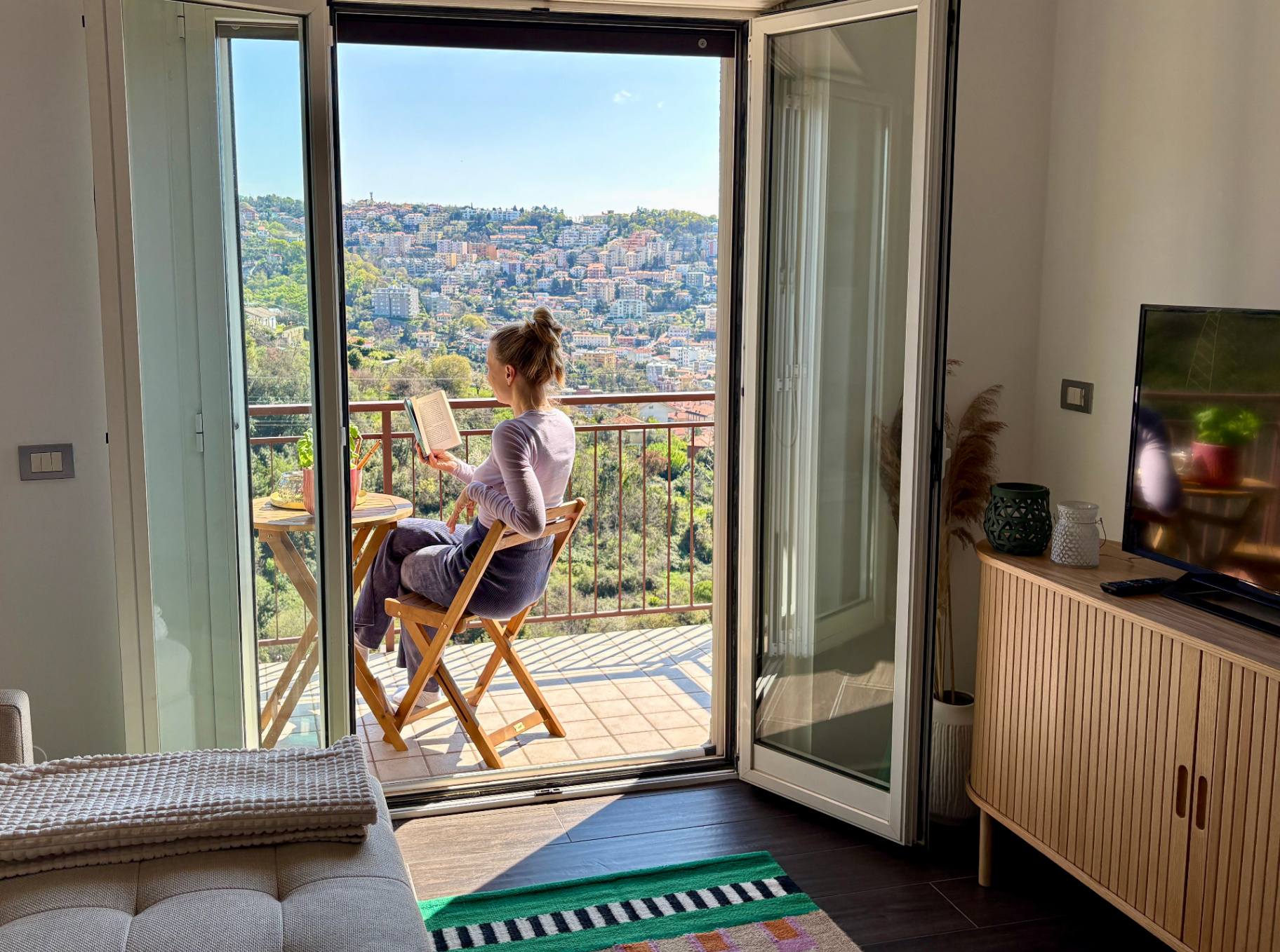 Erkély panorámás kilátással Trieszt dombjaira